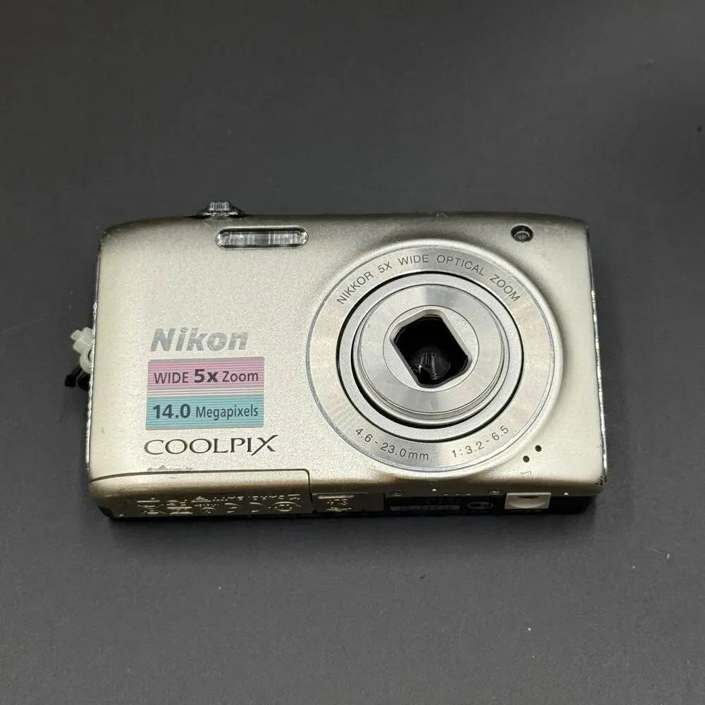 Nikon Coolpix S3100 Silver Digital Camera Untested As Is For Parts